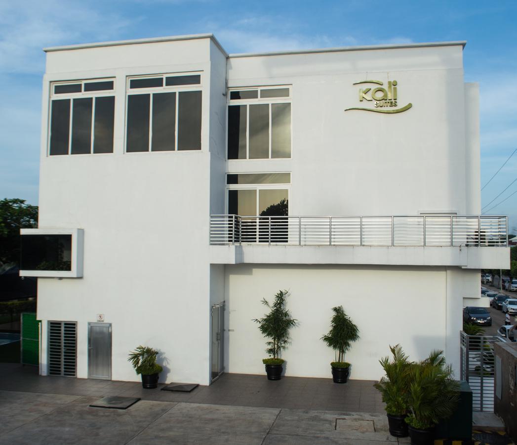 Hotel Kali Suites Minatitlan Bagian luar foto
